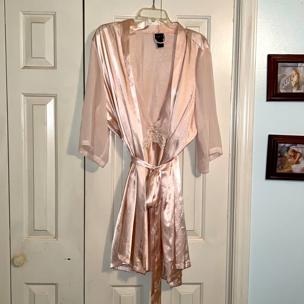 Vintage Secret Treasures Peach Woman 3x Matching Night Gown & Robe.